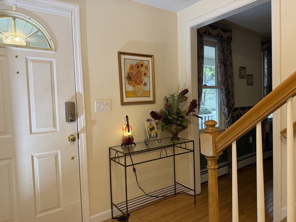 21 Woodridge Rd, Milford, MA Photo #7