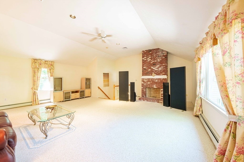 21 Woodridge Rd