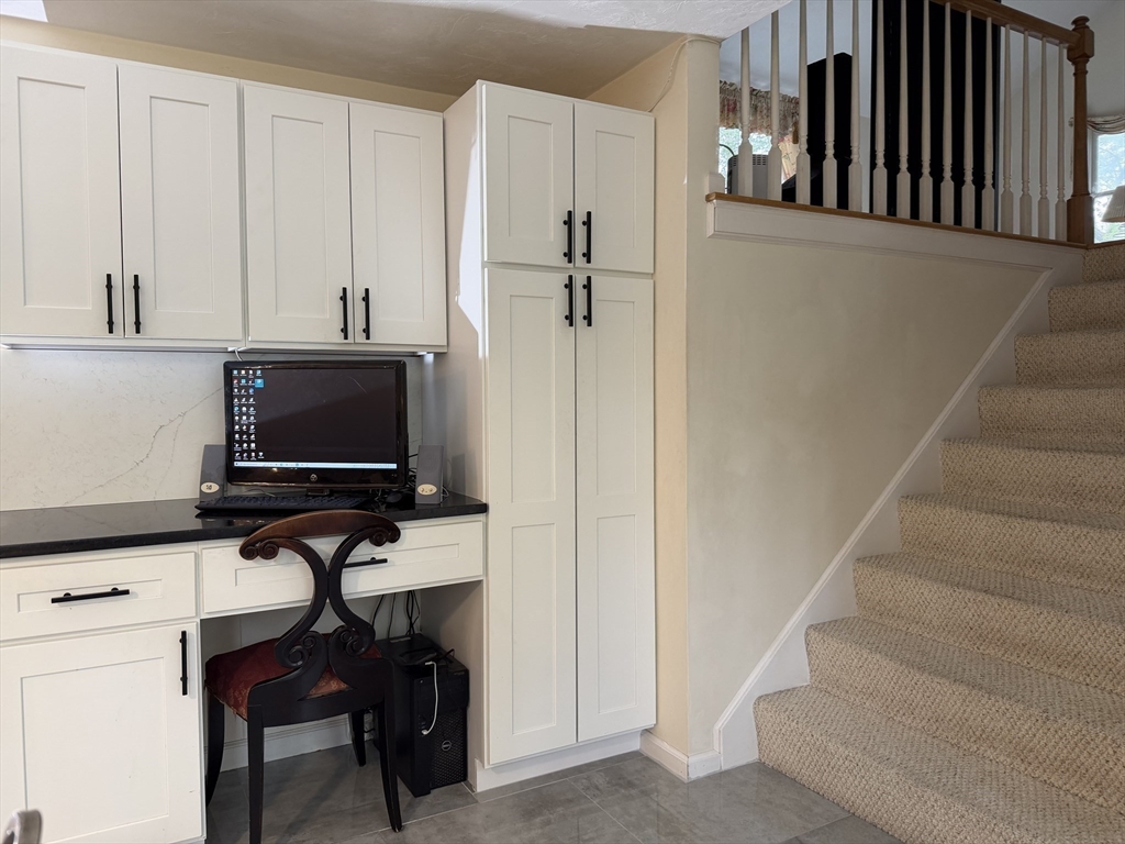 21 Woodridge Rd, Milford, MA Photo #11