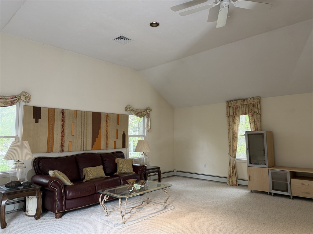 21 Woodridge Rd, Milford, MA Photo #18