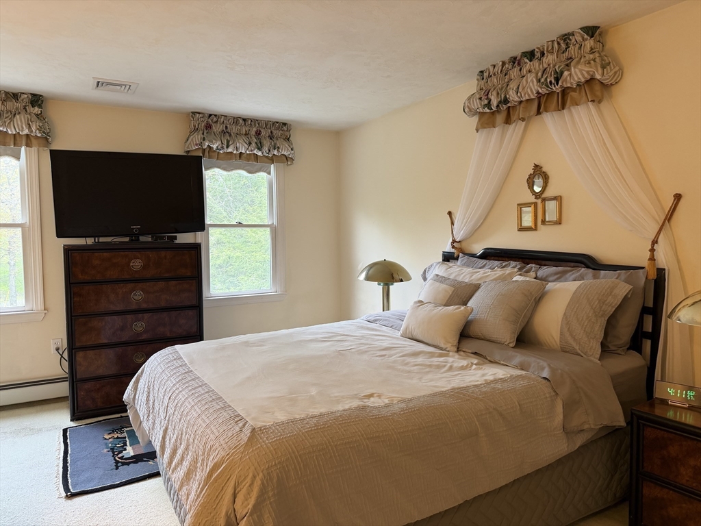 21 Woodridge Rd, Milford, MA Photo #25