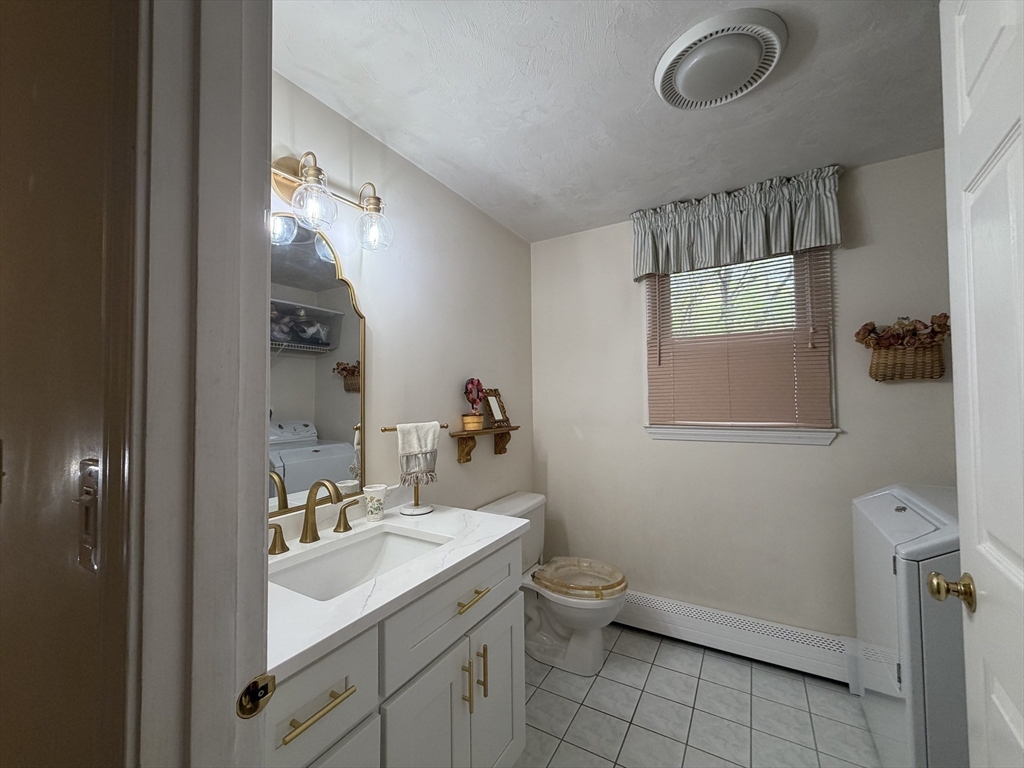 21 Woodridge Rd, Milford, MA Photo #23