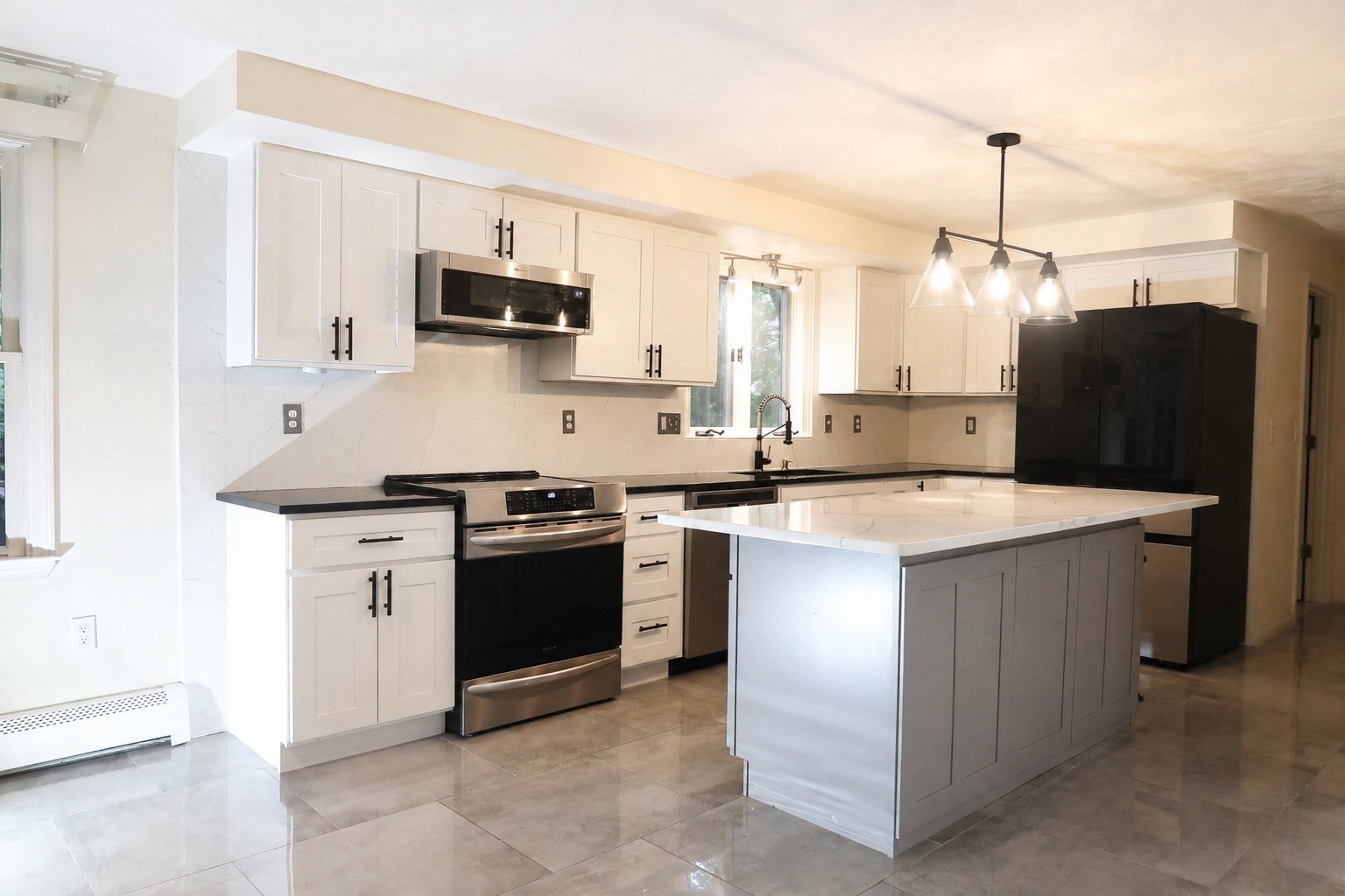 21 Woodridge Rd, Milford MA 01757