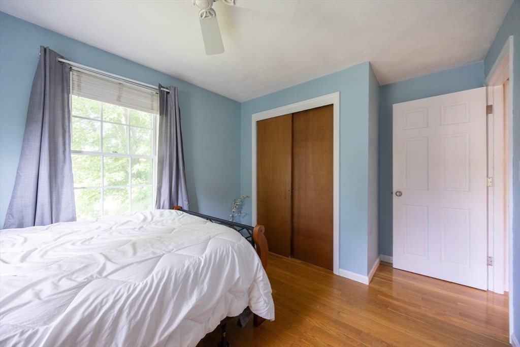 Attleboro, Massachusetts 02703, United States, 3 Bedrooms Bedrooms, ,1 BathroomBathrooms,Residential,Contingent,144964