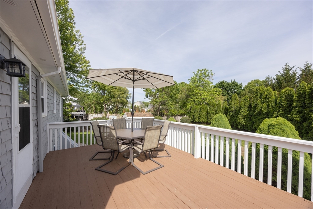 Attleboro, Massachusetts 02703, United States, 3 Bedrooms Bedrooms, ,1 BathroomBathrooms,Residential,Contingent,144964