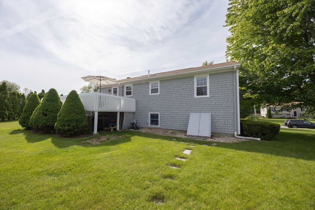 Attleboro, Massachusetts 02703, United States, 3 Bedrooms Bedrooms, ,1 BathroomBathrooms,Residential,Contingent,144964