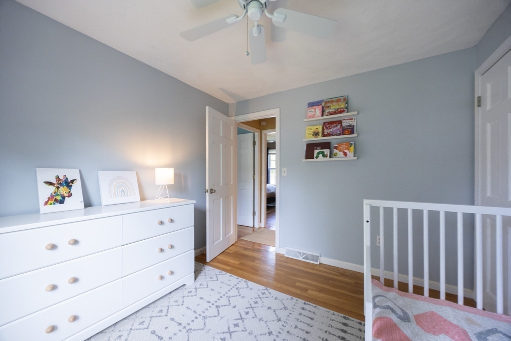 Attleboro, Massachusetts 02703, United States, 3 Bedrooms Bedrooms, ,1 BathroomBathrooms,Residential,Contingent,144964