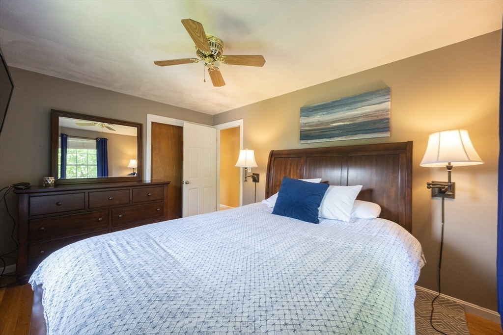 Attleboro, Massachusetts 02703, United States, 3 Bedrooms Bedrooms, ,1 BathroomBathrooms,Residential,Contingent,144964