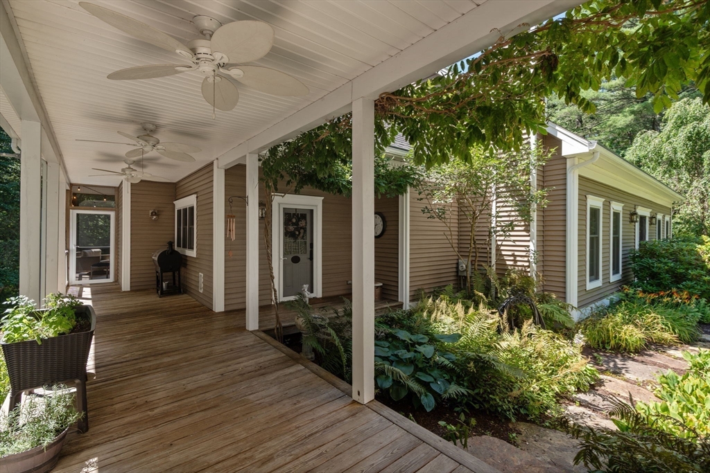430 Mashapaug Rd