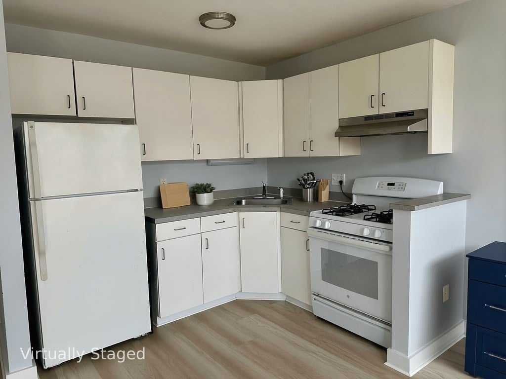 208 Saratoga Street 3