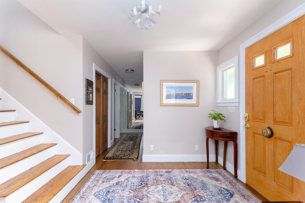 2 Fox Chase Ln