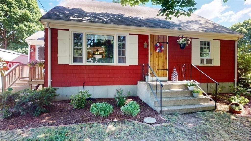 33 Charles St