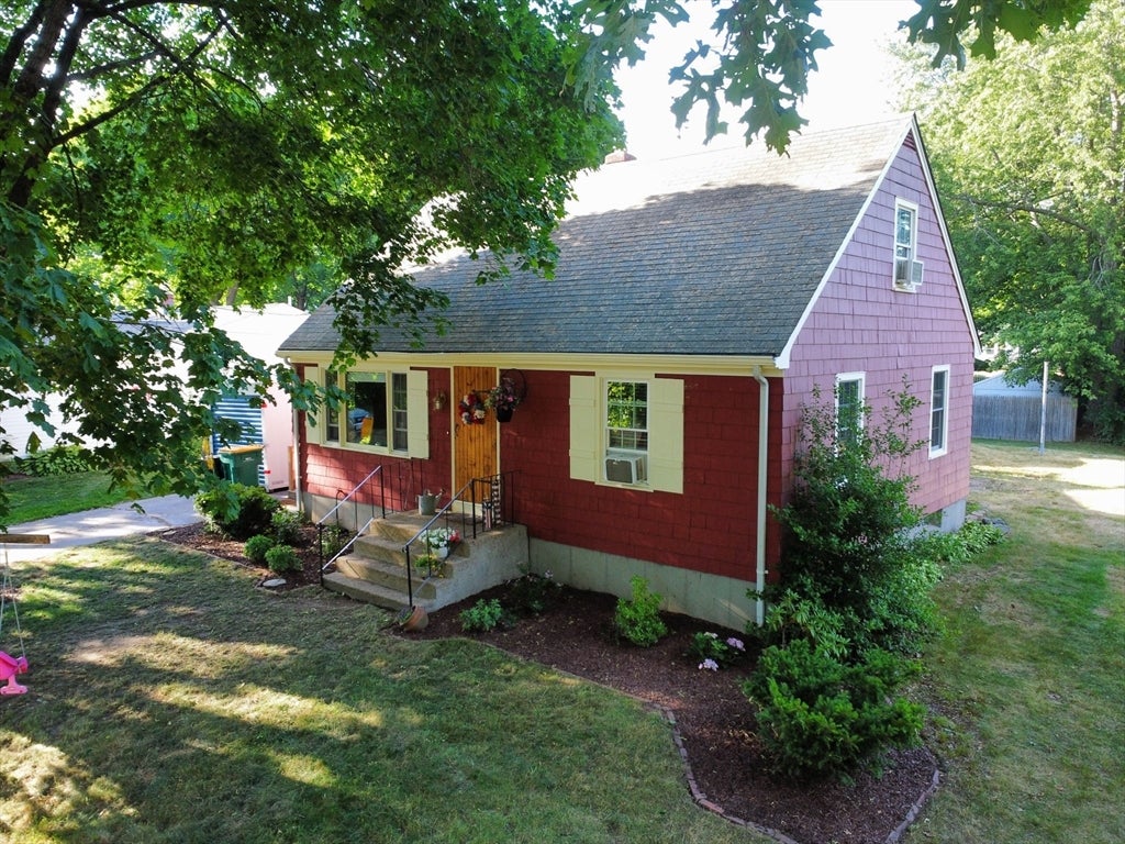 33 Charles St