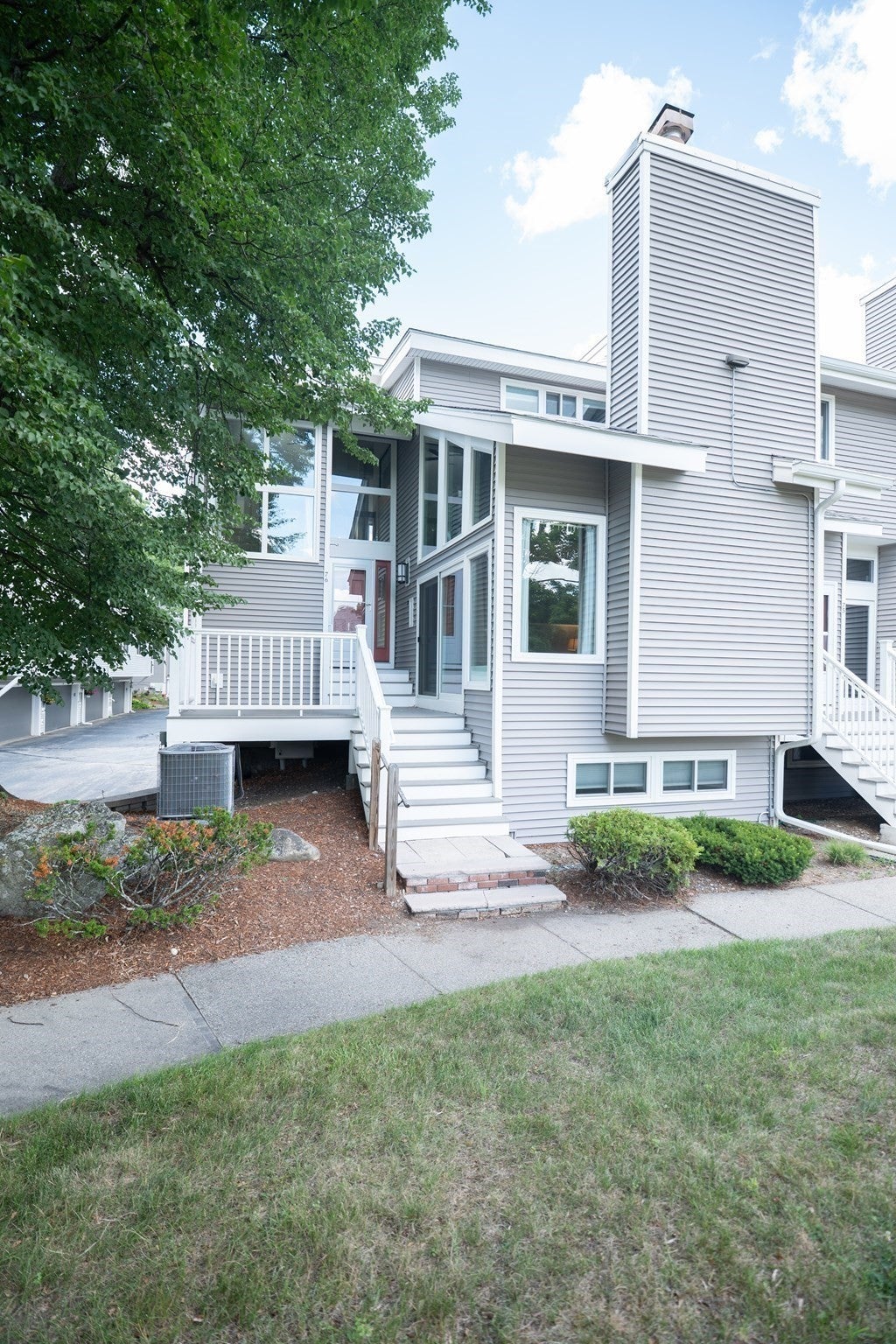 255 North Road 76, Chelmsford MA 01824