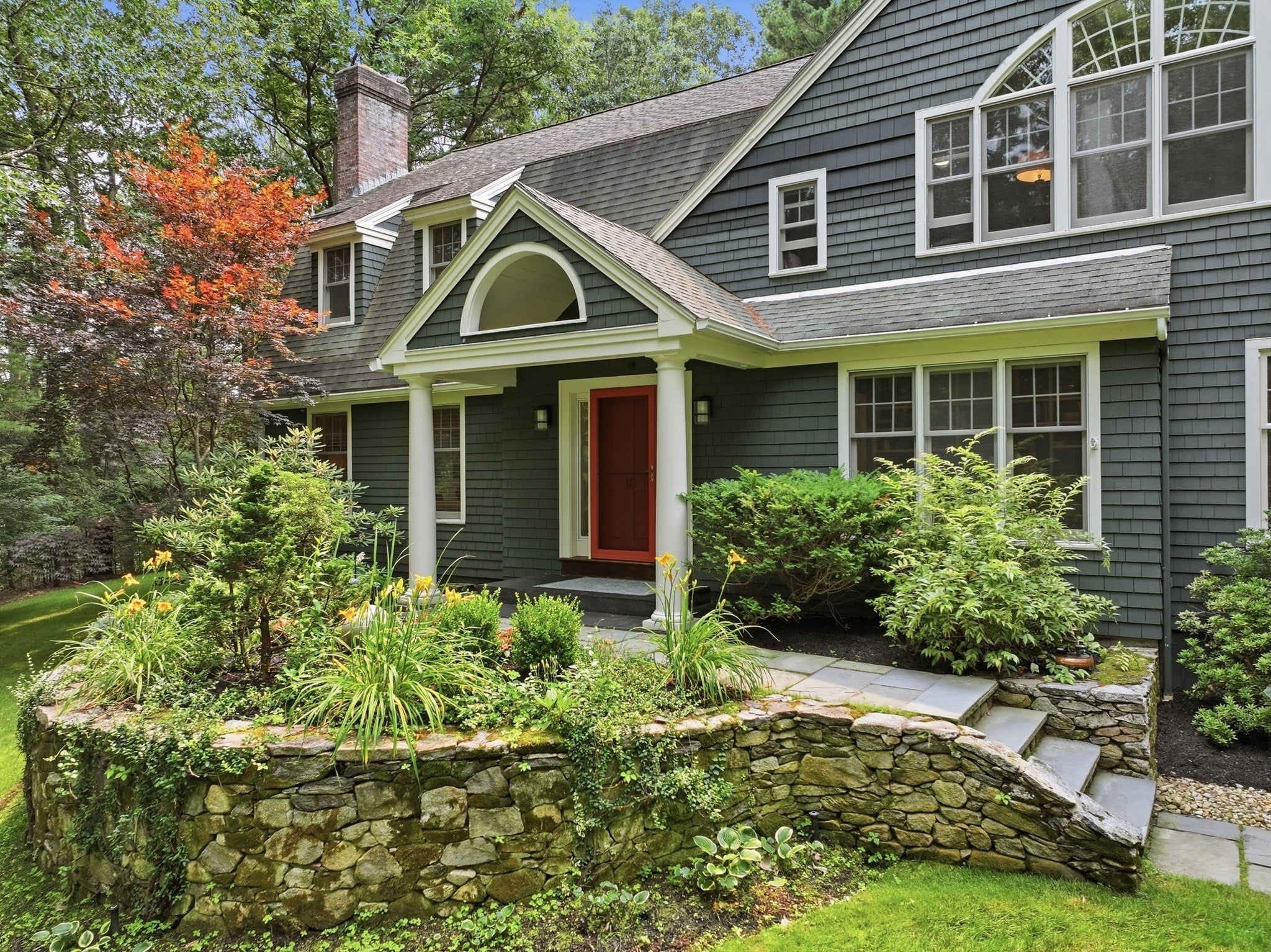 Photo of 18 Village Green Ln, Holden, MA
