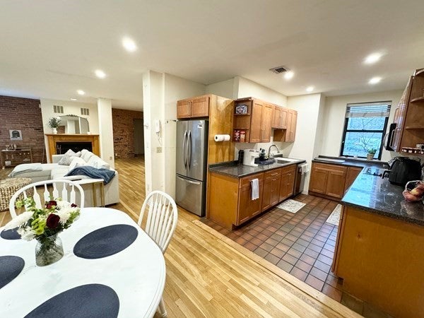 96 Gainsborough Street 103W
