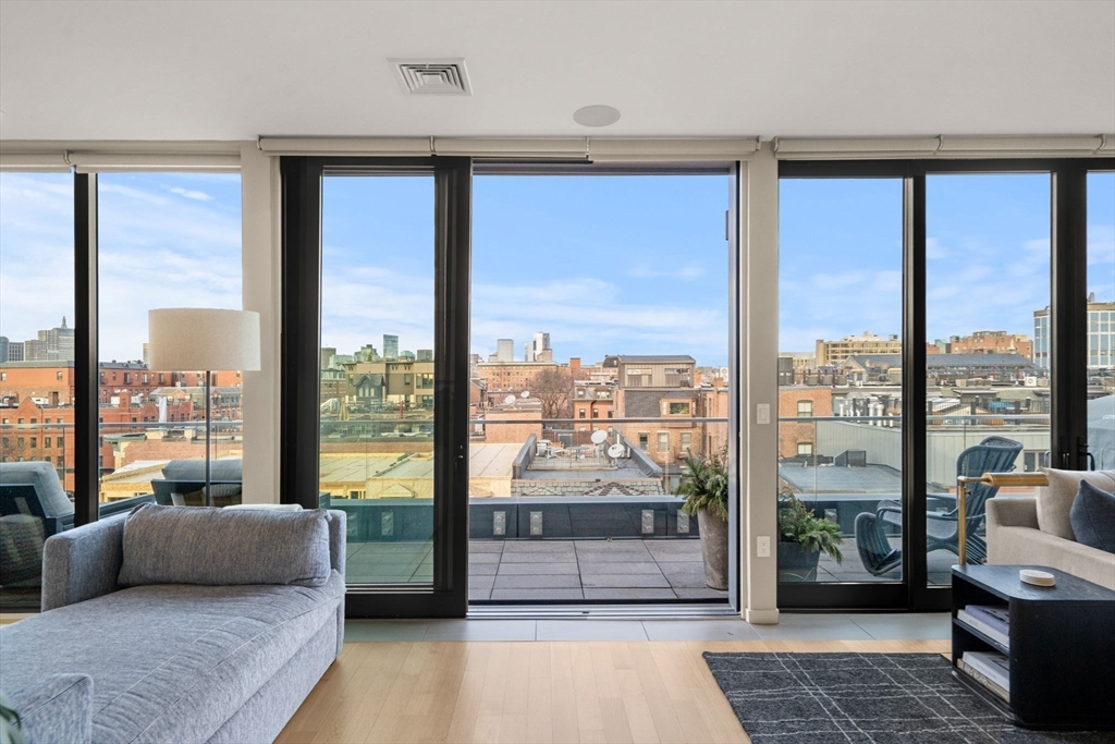 7 East Springfield PH6