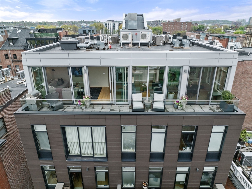 7 East Springfield PH6