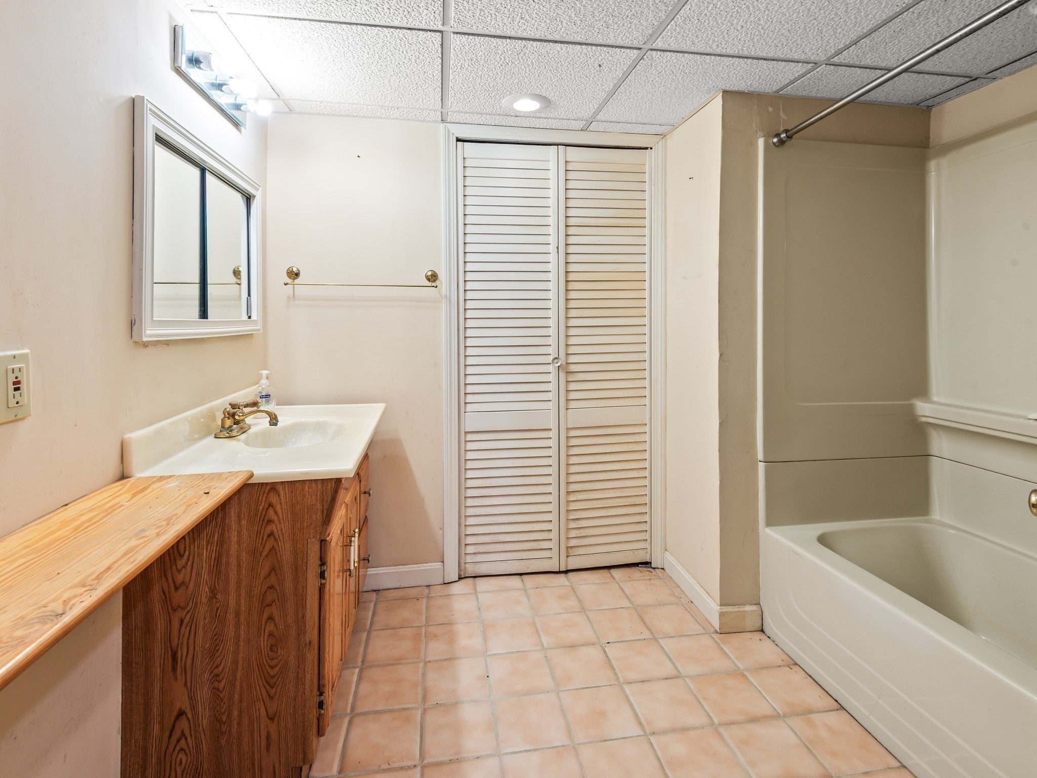 145 E Main St, Hopkinton, MA Photo #34