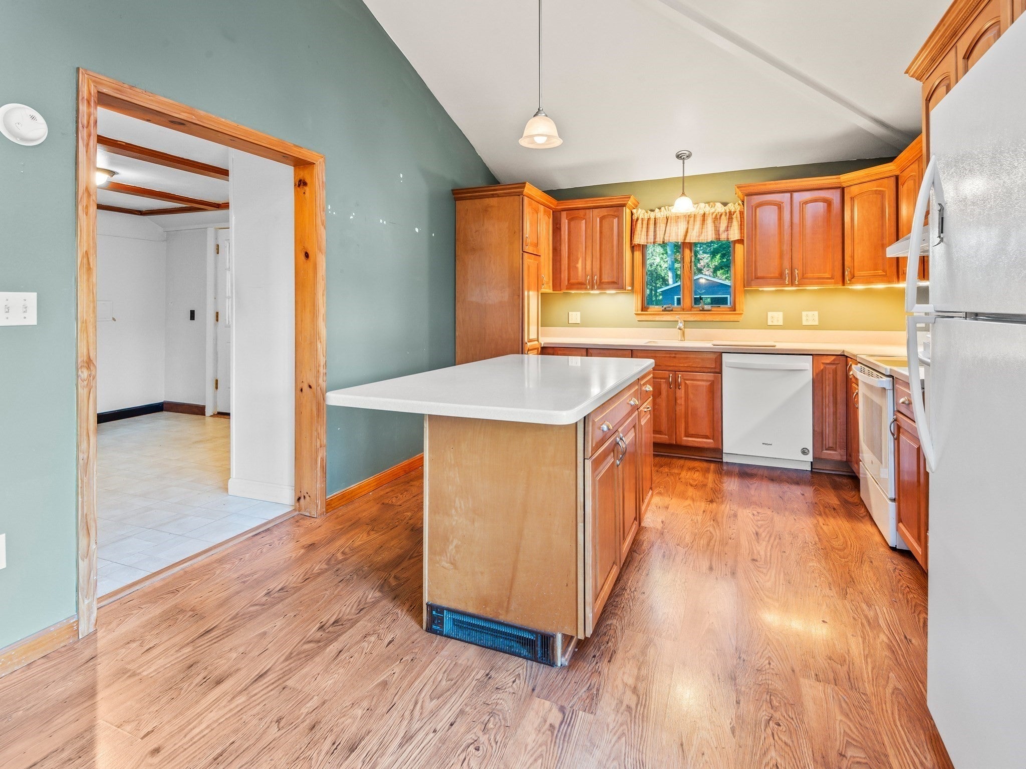 145 E Main St, Hopkinton, MA Photo #9