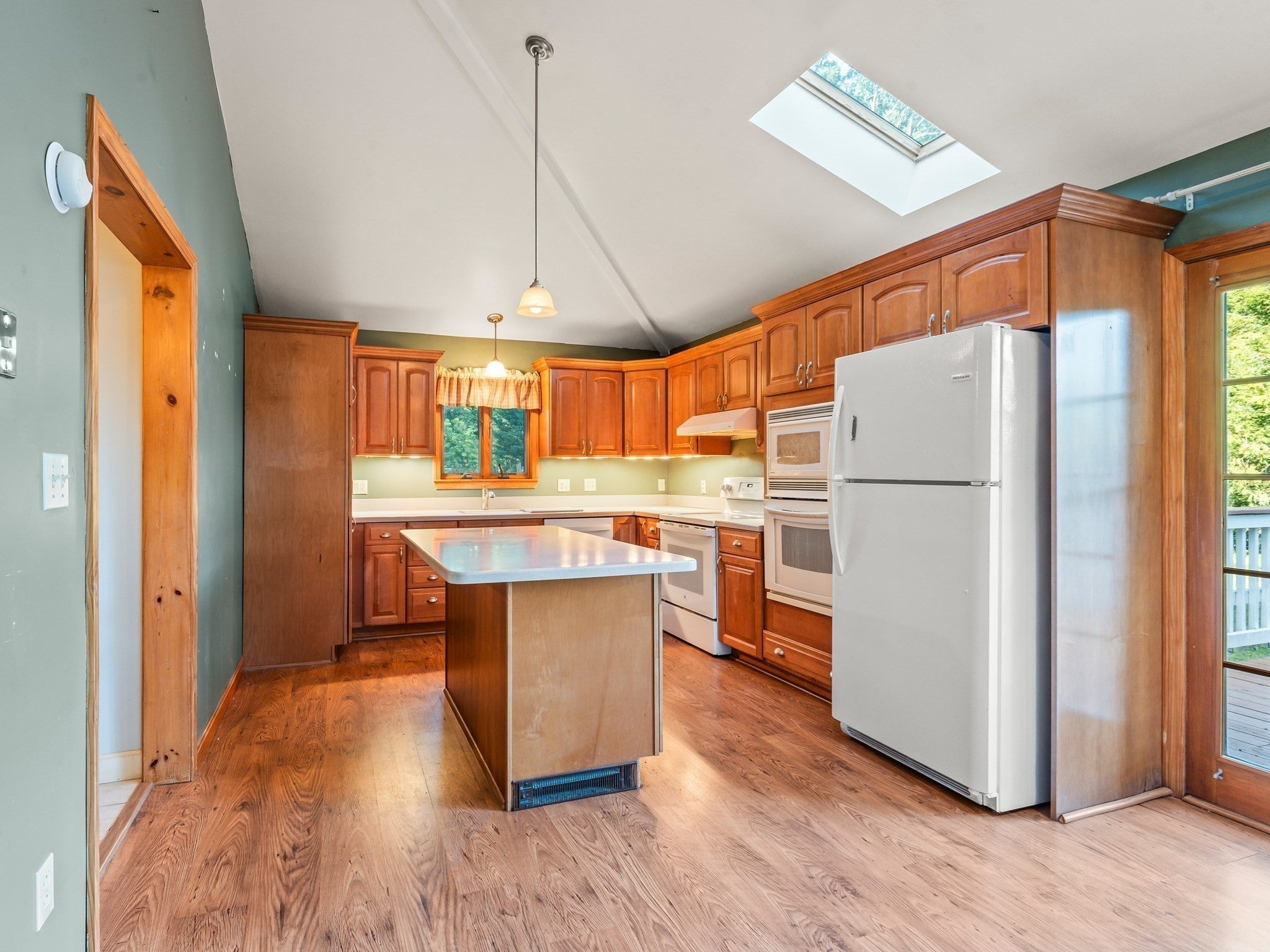 145 E Main St, Hopkinton, MA Photo #8