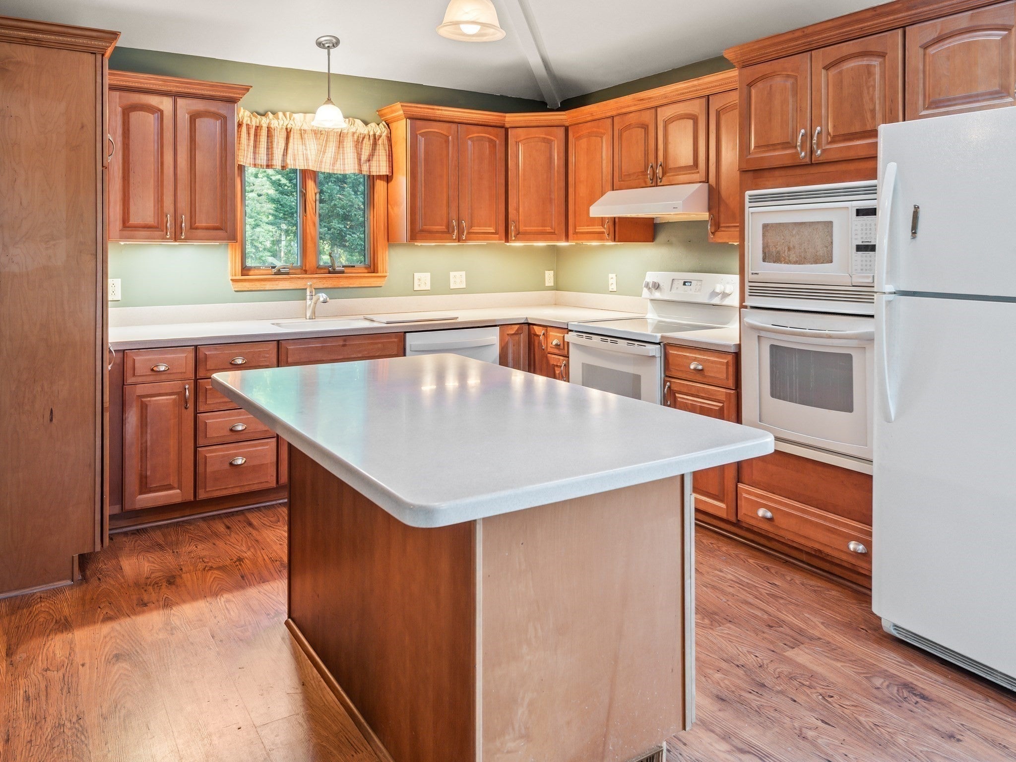 145 E Main St, Hopkinton, MA Photo #10