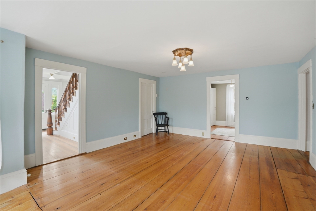 26 Main St, Hubbardston, MA Photo #15