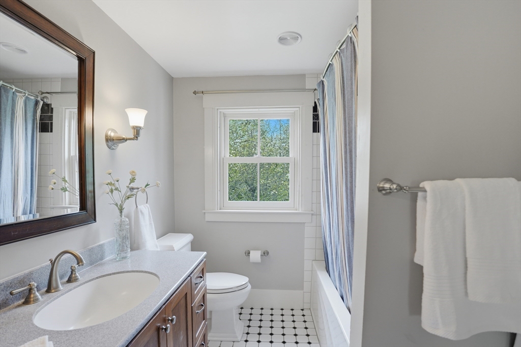 26 Main St, Hubbardston, MA Photo #31