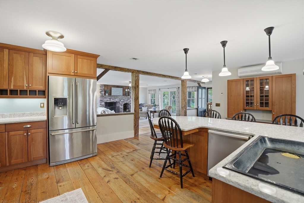 26 Main St, Hubbardston, MA Photo #6