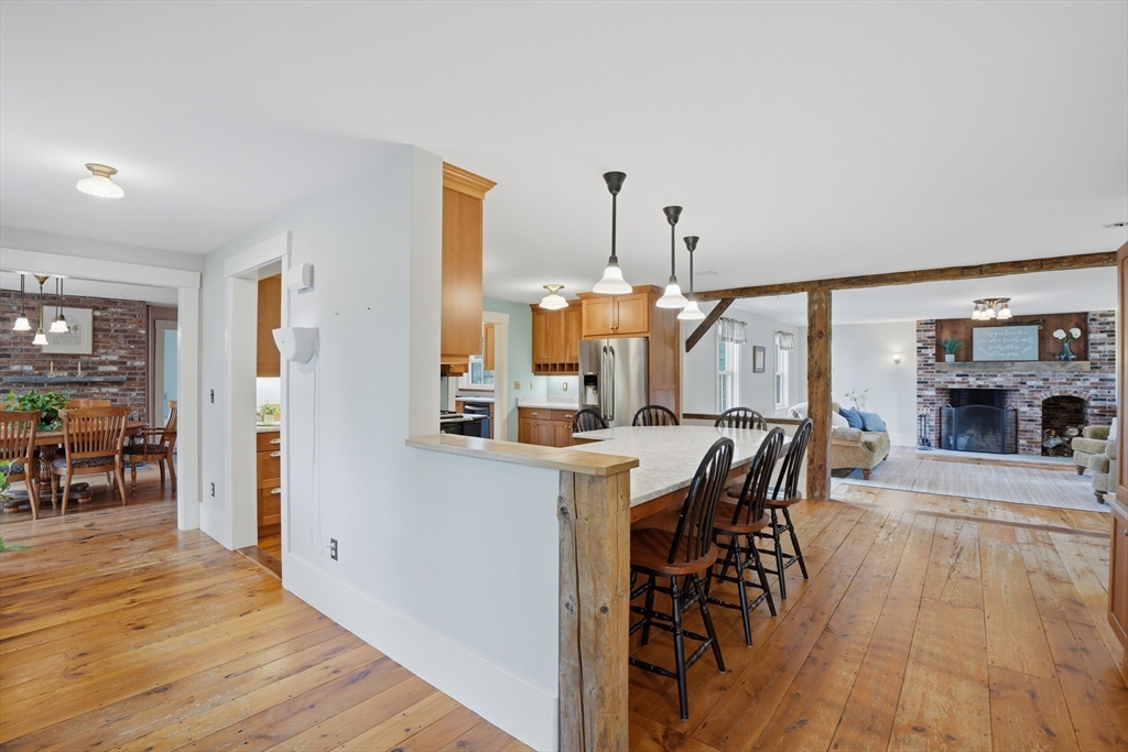 26 Main St, Hubbardston, MA Photo #5
