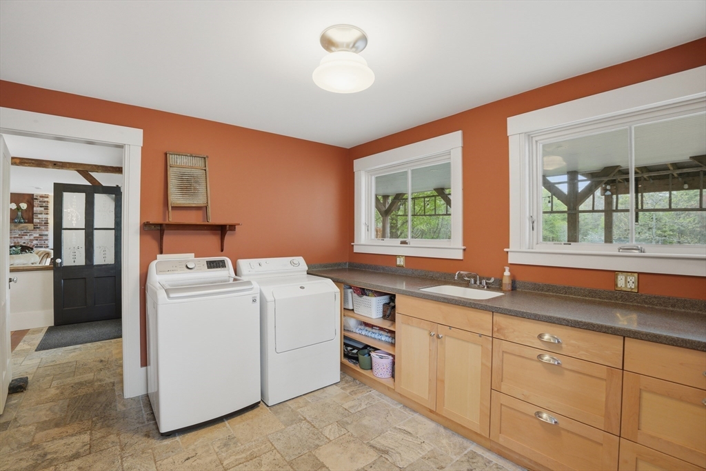26 Main St, Hubbardston, MA Photo #13