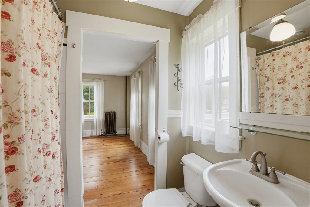 26 Main St, Hubbardston, MA Photo #17