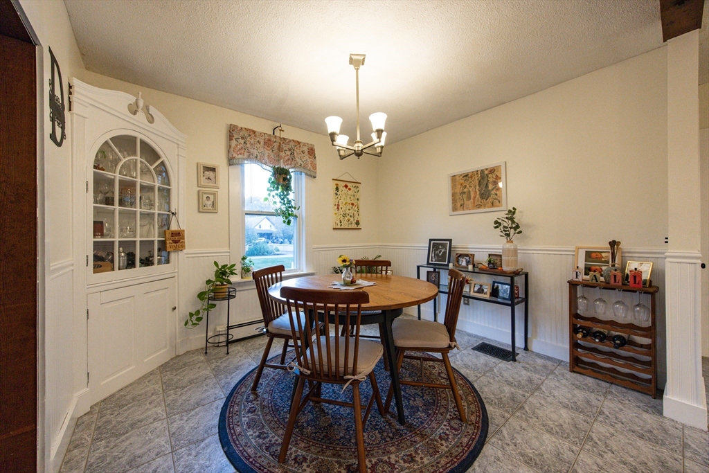 Chelmsford, Massachusetts 01863, United States, 3 Bedrooms Bedrooms, ,1 BathroomBathrooms,Residential,Active,234676