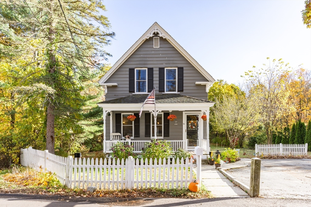 Chelmsford, Massachusetts 01863, United States, 3 Bedrooms Bedrooms, ,1 BathroomBathrooms,Residential,Active,234676