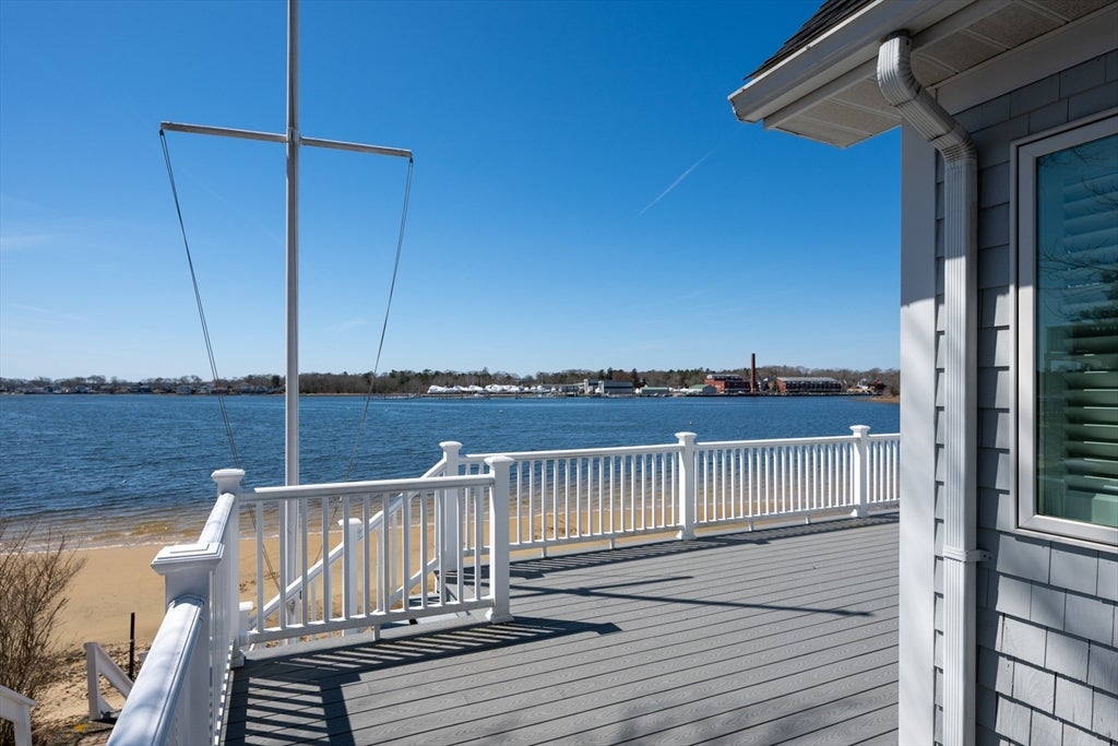Photo of 15 Oakhill Rd, Wareham, MA