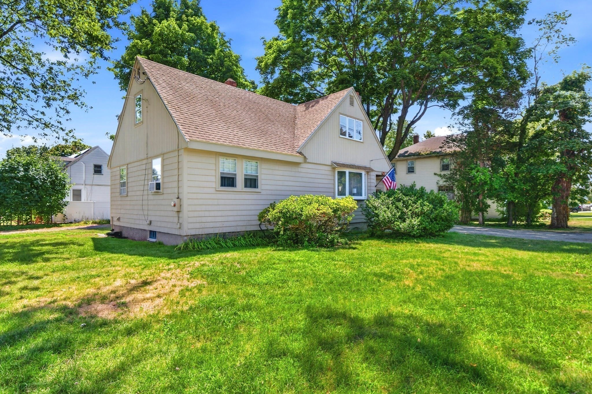 52 Wyman St, Woburn, MA Photo #3