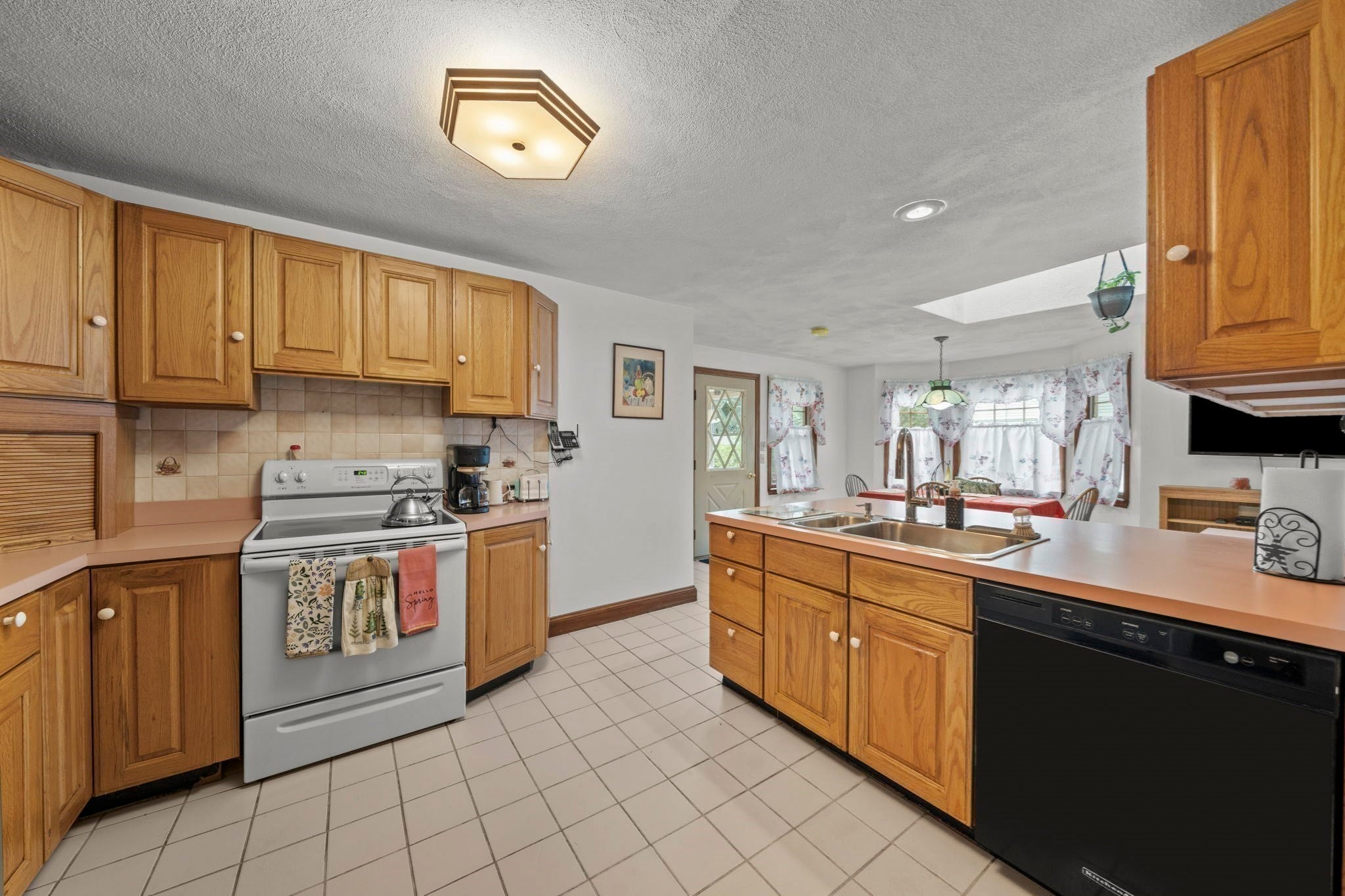 52 Wyman St, Woburn, MA Photo #8