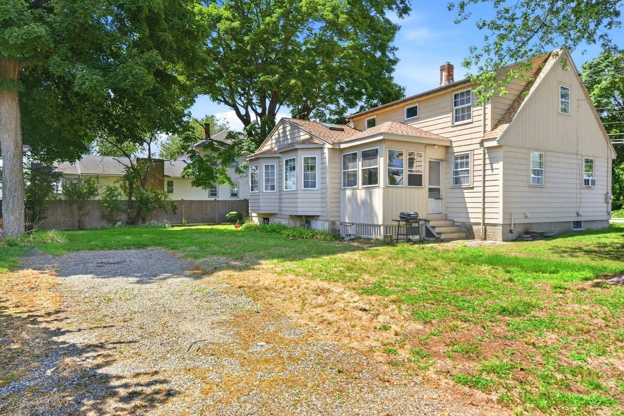 52 Wyman St, Woburn MA 01801