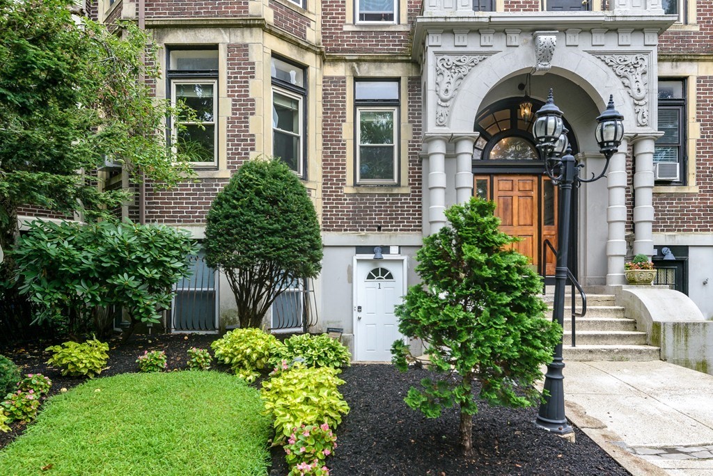 390 Riverway 1