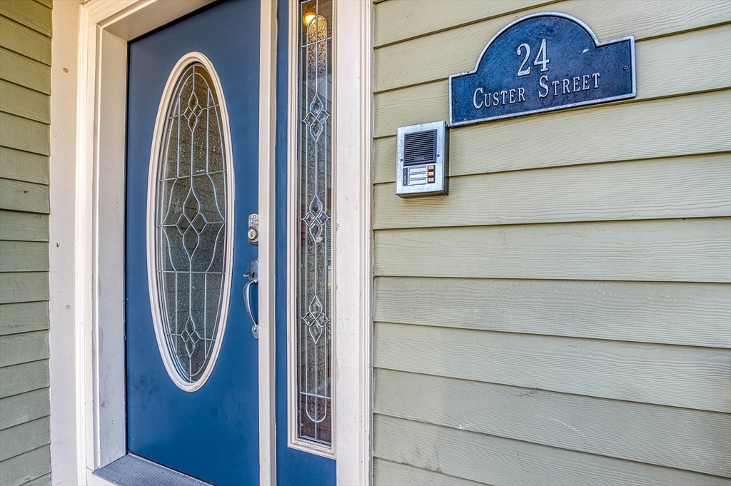 24 Custer St 1