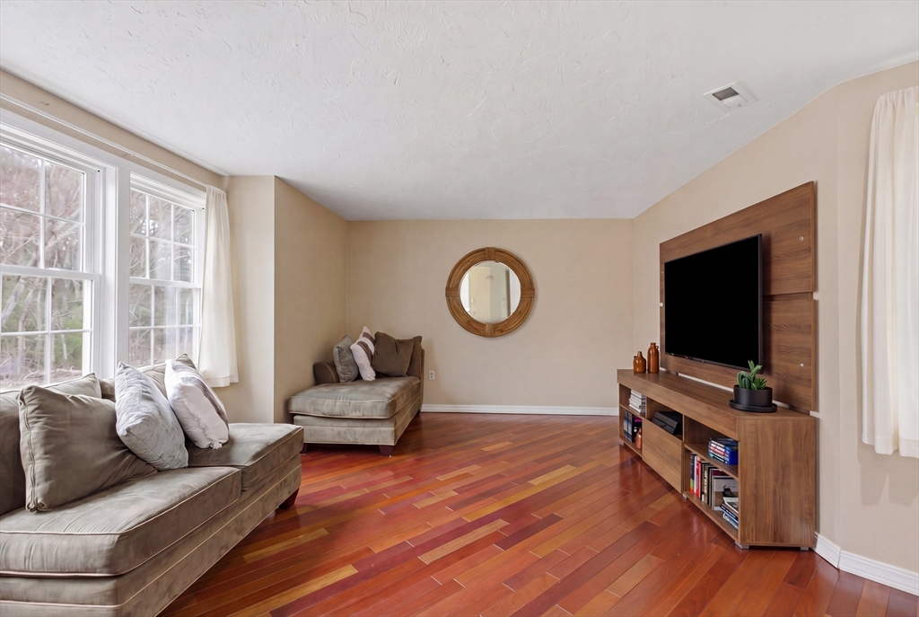 453 Turnpike St 19