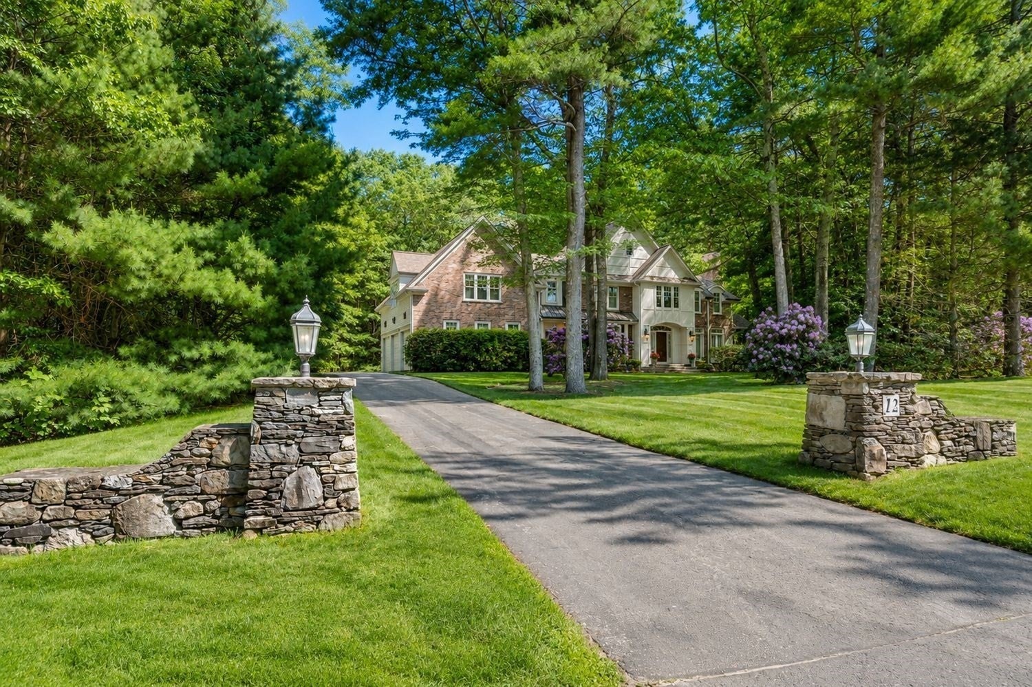 12 Olde Hickory Path