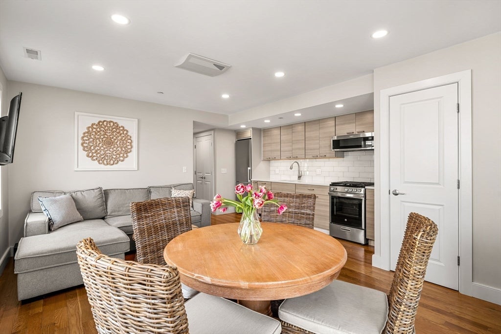 8 Hale Street 2