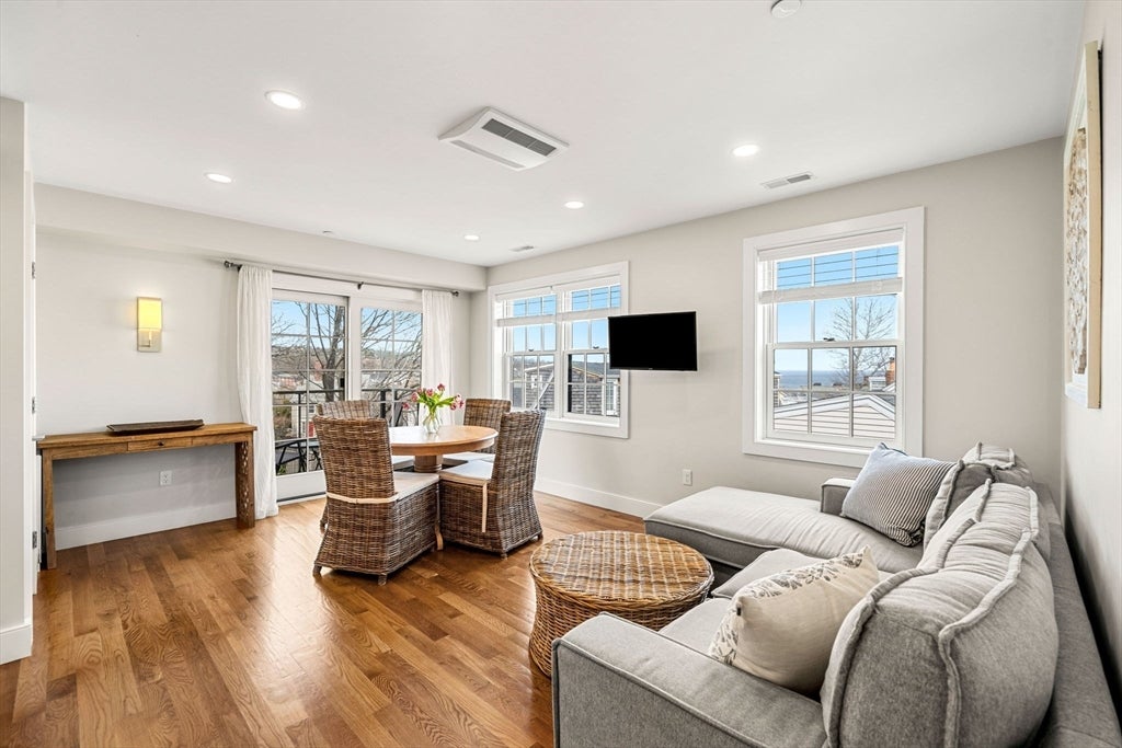8 Hale Street 2