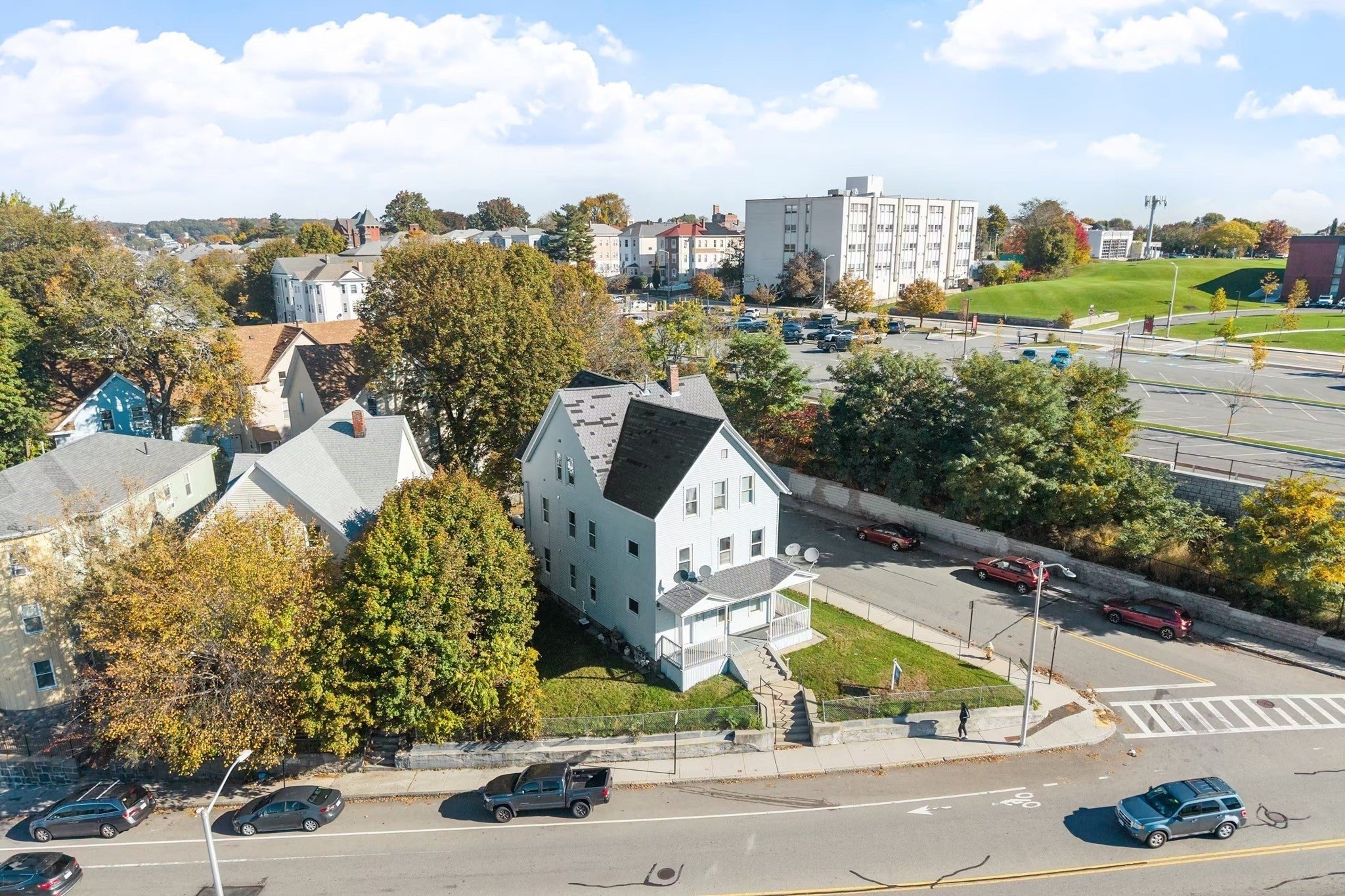Photo of 17 Winthrop St, Worcester, MA