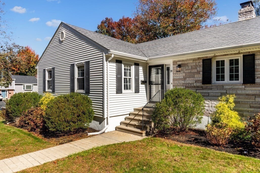 19 Longbow Rd, Lynnfield, MA, 19 Longbow Rd, Lynnfield, MA Photo #3
