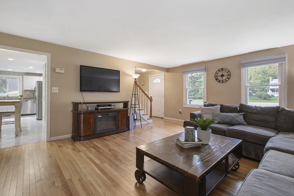 16 Blueberry Hill Rd