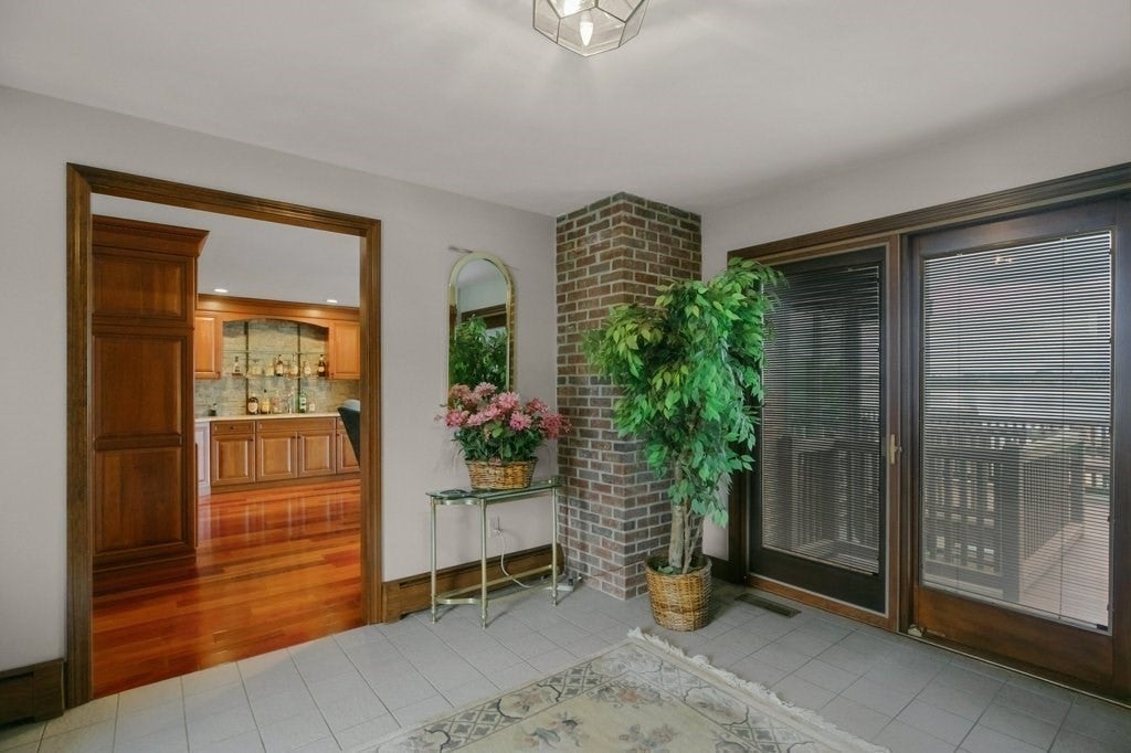 68 Seaview Ave, Swansea, MA, 68 Seaview Ave, Swansea, MA Photo #4