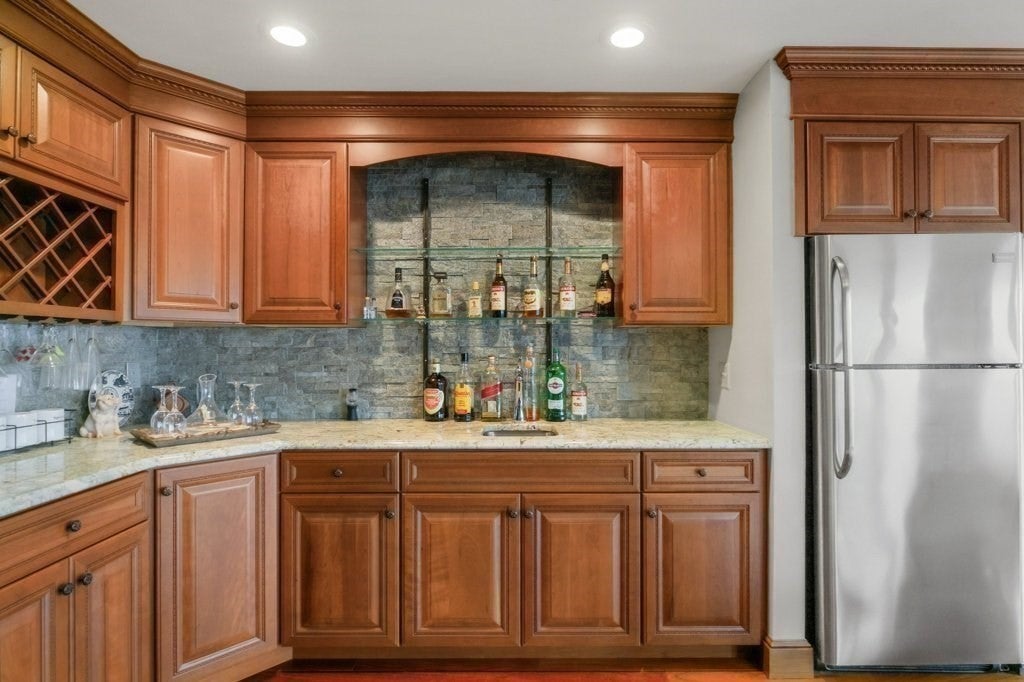 68 Seaview Ave, Swansea, MA, 68 Seaview Ave, Swansea, MA Photo #6