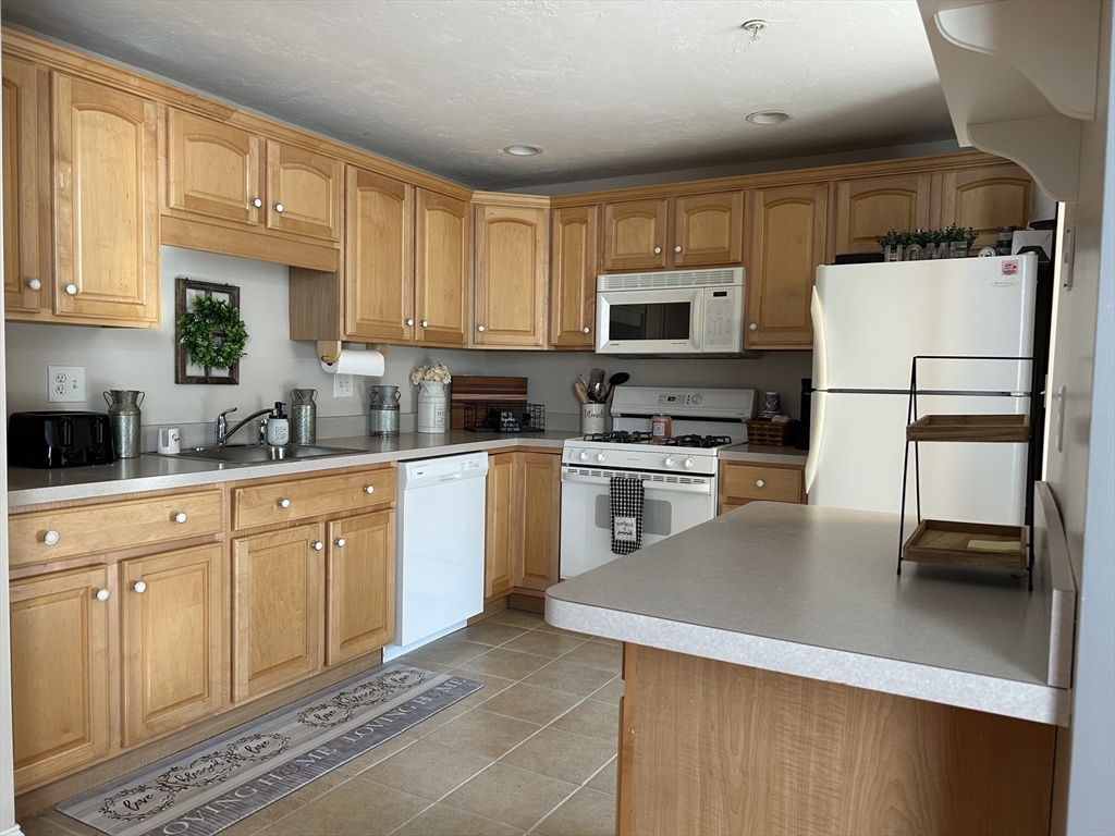 882 Brockton Ave 10